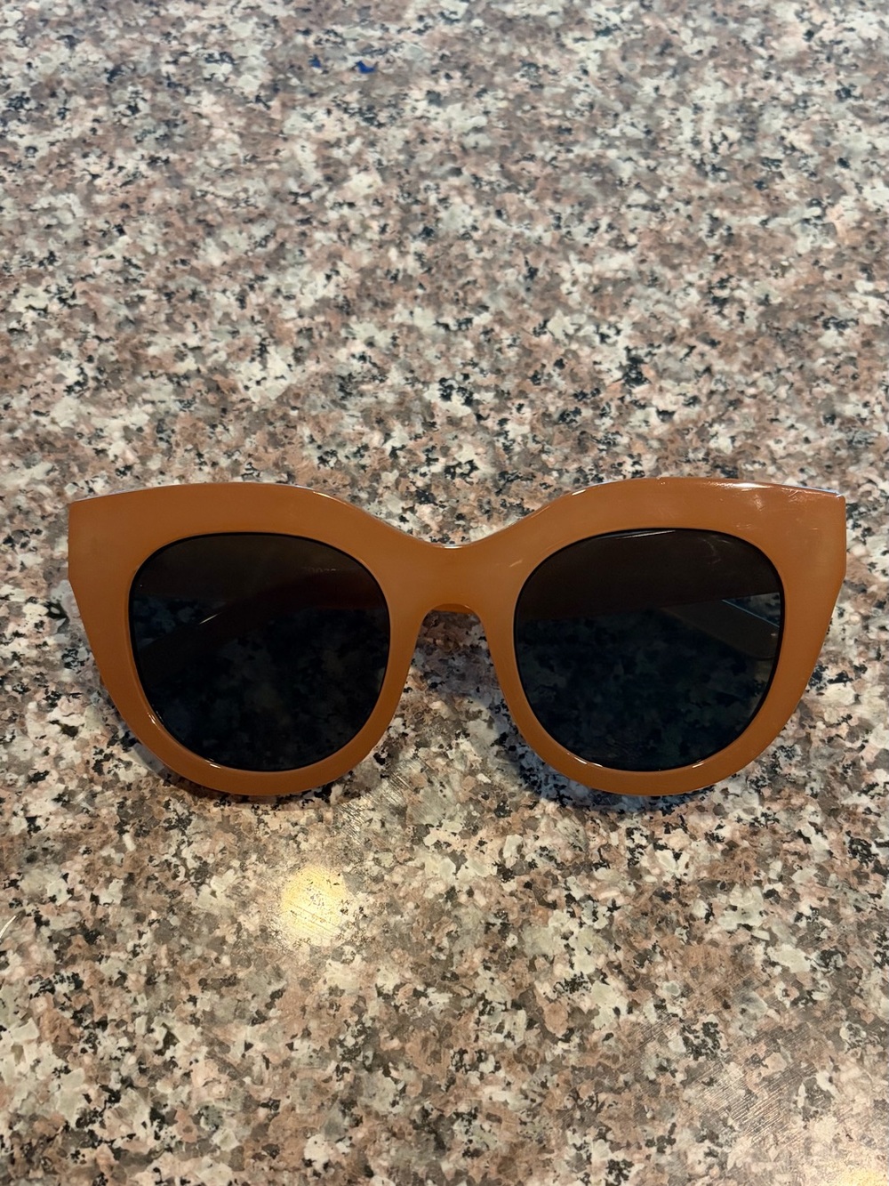 LE SPECS air heart sunglasses tan caramel